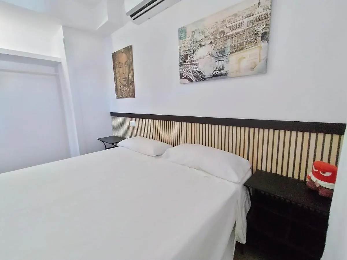 Velazquez Aeropuerto Terraza Apartment Malaga